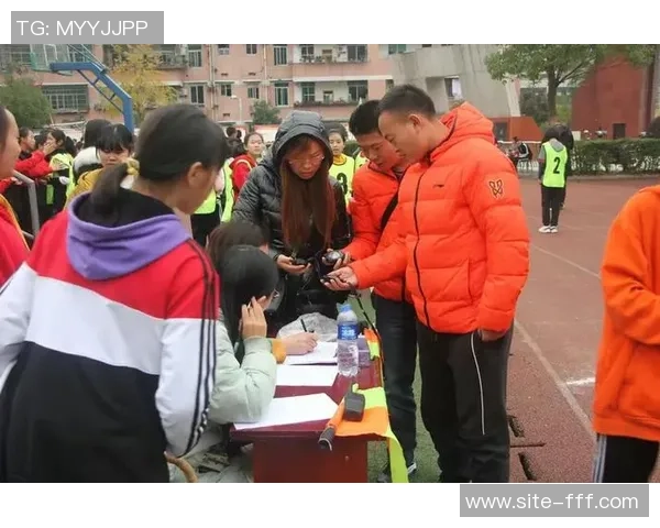 海南大学生足球联赛盛况空前各高校球队激烈角逐展现青春风采